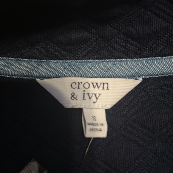 🆕 Crown and Ivy Pullover - Picture 3 of 4